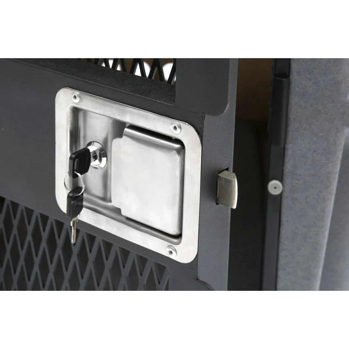 Dakota 283 Hero Kennel - Coyote Granite / No Antimicrobial Protection | OmniaPaws