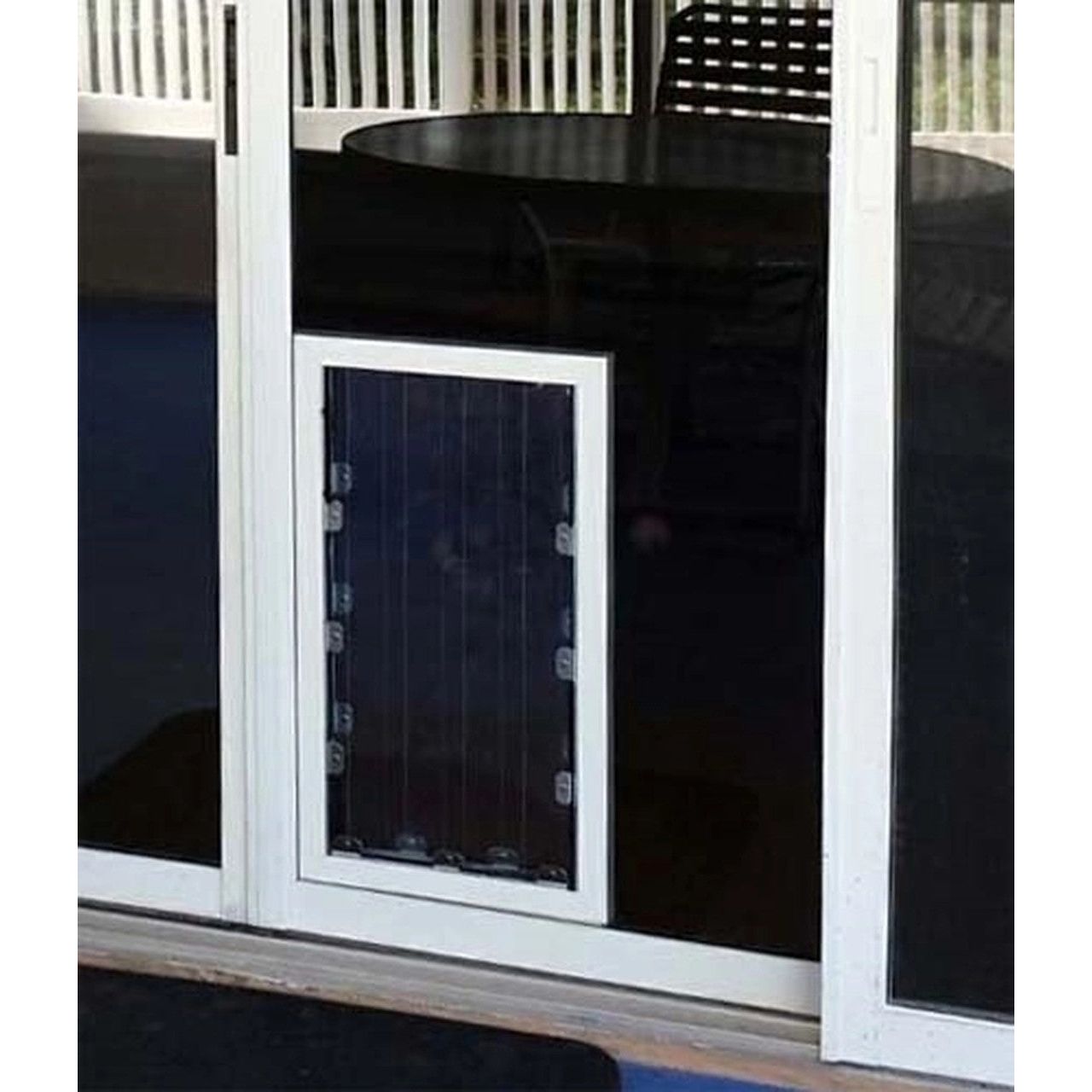 MaxSeal In-Glass Pet Door